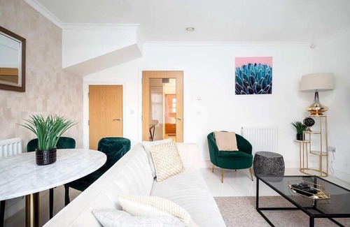 Whittington Casa | Charming House With Private Backyard and Parking