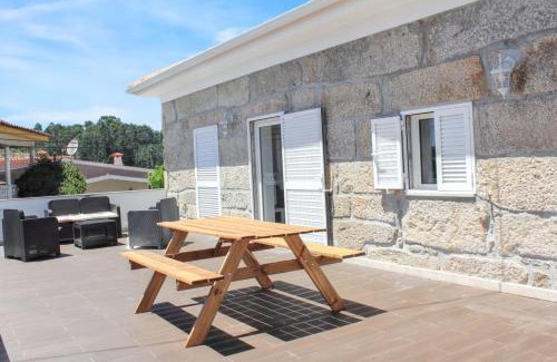Vila Nova de Famalicao Casa | Charming house with shared pool in Requião + Enclosed garden