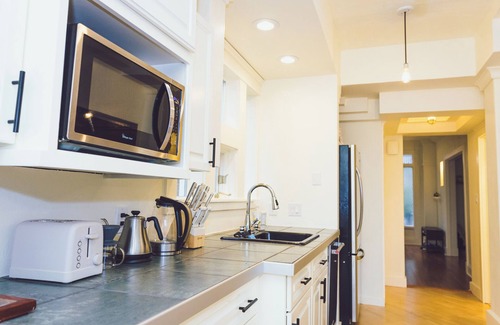 Broadway Casa | Charming house with Space Needle view in historic Capitol Hill Seattle