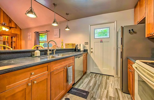 White Haven Casa | Charming house with private indoor hot tub, deck & firepit - golfers welcome