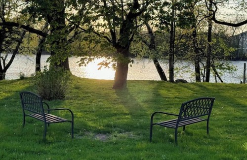 Green Island Casa | Charming Hudson riverfront 1BRnn