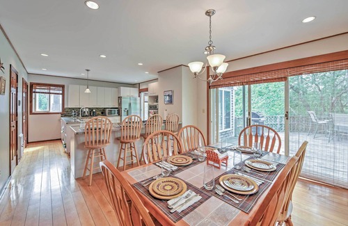 Hyannis Cabaña | Charming Hyannis Home w/ Deck: Walk to Beach!