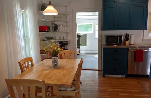 Rockland Cabaña | Charming In-Town Rockland Home