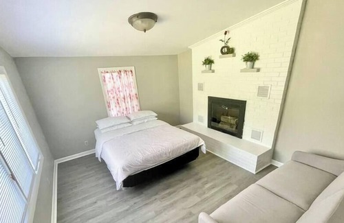 Indianapolis Casa | Charming Indy Cottage: Minutes to Downtown