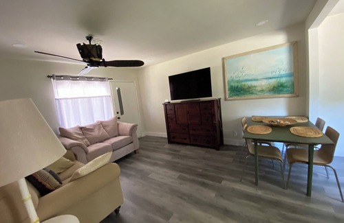 New Smyrna Beach Cabaña | Charming Island Cottage - Pet Friendly