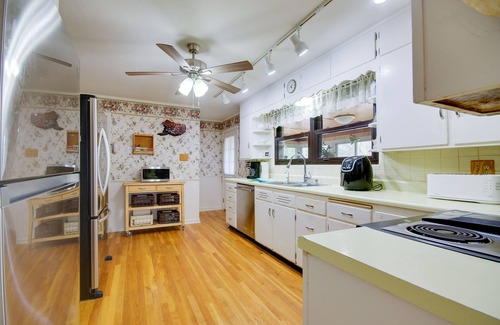 Jefferson City Casa | Charming Jefferson City Home: 2 Mi to Downtown!