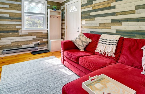 Jefferson Cabaña | Charming Jefferson Cottage w/ Fire Pit!