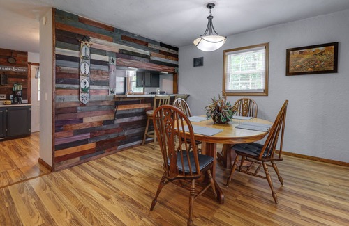 Newkirk Casa | Charming Kaw Lake Country Home w/ Game Room!