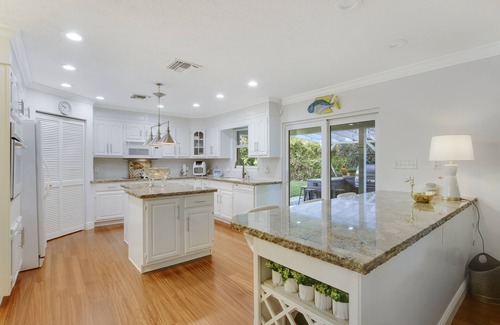 Hobe Sound Casa | Charming Key West style home with pool + spa