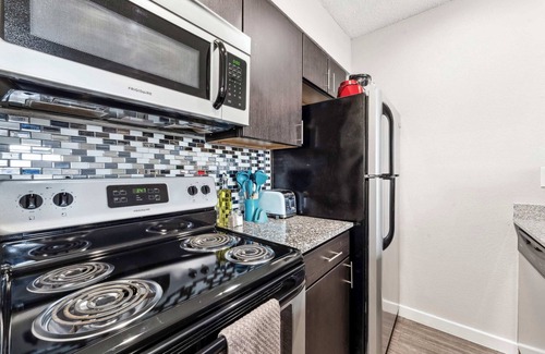 Pleasant Valley Apartamento | Charming King Bed 1BR, 5 Min to DT