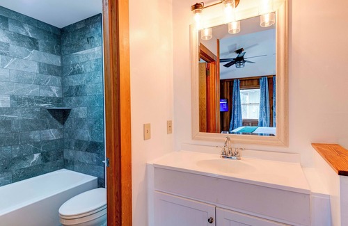 Waynesville Casa | Charming King Suite #11 hotel within walking distance to downtown Waynesville