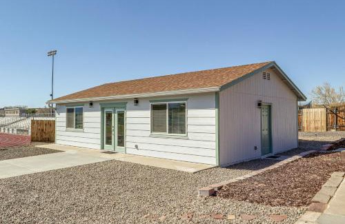 Kingman Casa | Charming Kingman Casita Less Than 1 Mi to Route 66!