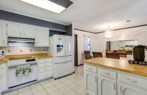 Kingsland Casa | Charming Kingsland Getaway w/ Screened Porch!