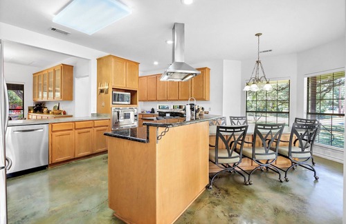Kyle Casa | Charming Kyle Retreat with Pool, Porch & Walk to Downtown