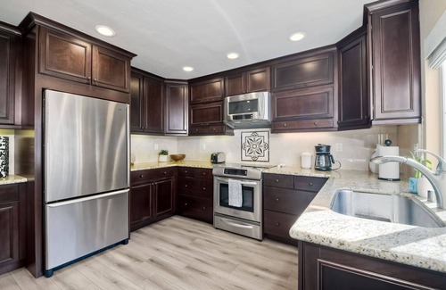 San Diego Villa | Charming La Jolla Area, 4bd/2bth w/ Putting Green and NEW Ping Pong Table!