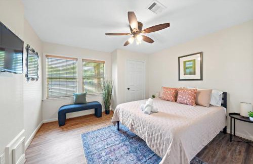 Shoreacres Casa | Charming La Porte Retreat Spacious 3BR 2BA Home with Outdoor Living Space