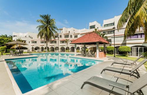 Zona Hotelera Villa | Charming Lagoon front Villa by CASA PARAISO