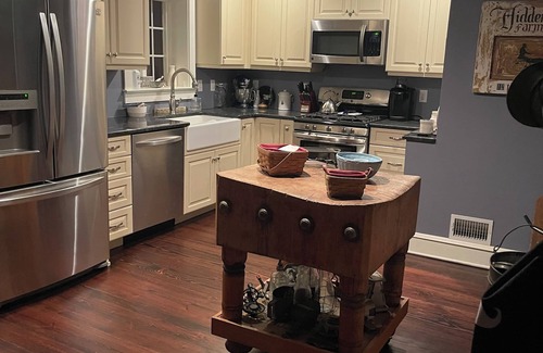 Lake Hopatcong Casa | Charming Lake House on Lake Hopatcong in a quiet cove