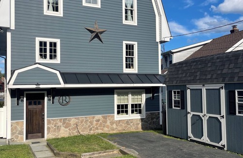 Lake Hopatcong Casa | Charming Lake House on Lake Hopatcong in a quiet cove