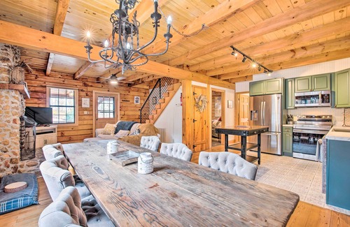 Milledgeville Cabina | Charming Lake Sinclair Cabin: Fire Pit, Dock