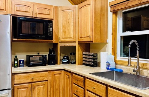 Peshtigo Cabina | Charming Lakefront cabin w/ Jaccuzi