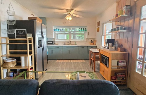 Higgins Lake Cabaña | Charming, LAKEFRONT cottage on beautiful HIGGINS LAKE