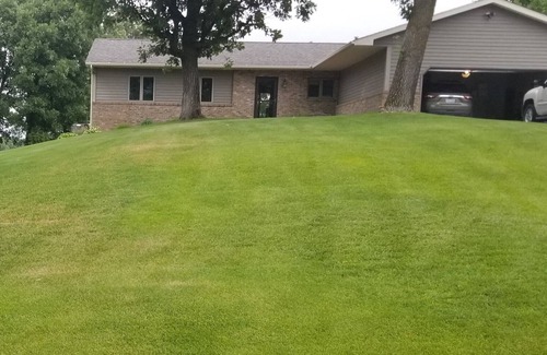 Alexandria Casa | Charming lakefront home located in Alexandria on Lake Burgen.