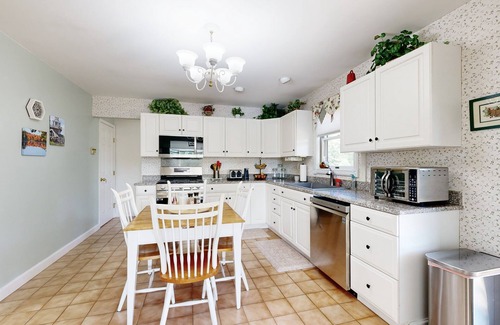 Gouldsboro Casa | Charming Lakefront House with Outdoor Firepit, Washer/Dryer and Wifi