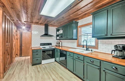 St. Joseph Casa | Charming Lakefront Retreat w/ Pier & Grill!