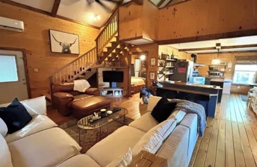 Farmerville Casa | Charming lakefront 2-bedroom house in Farmerville, Louisiana