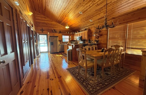Mill Spring Cabaña | Lake Adger - Lakefront Charmin