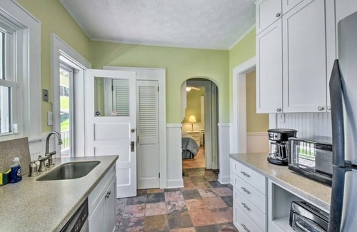 Buford Casa | Charming lakehouse on Lake Lanier with easy walk to the water