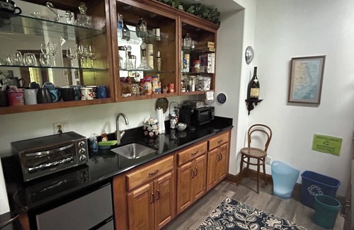 Tellico Village Apartamento | Charming Lakeside 2-bedroom suite with WiFi, AC in welcoming Tellico Village