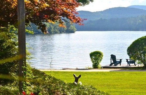 Holderness Cabaña | Charming Lakeside abode on Golden Pond