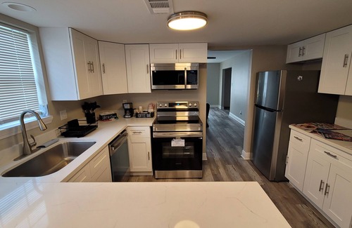Lakeview Casa | Charming Lakeview 3-bedroom townhome w King bed in New Orleans w/ gameroom, WIFI