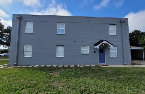 Lakeview Casa | Charming Lakeview 3-bedroom townhome w King bed in New Orleans w/ gameroom, WIFI