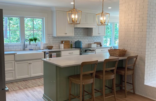 Mount Mourne Casa | Charming “Langtree Lakeside Cottage” on a quiet wide cove near Cornelius.