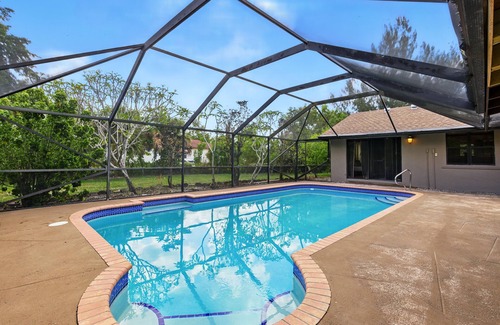 Hunt Club Cabaña | Charming Large 1-bedroom cottage with AC, WiFi in serene Loxahatchee