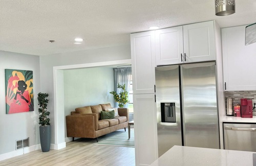 Palm Harbor Casa | Charming large 2-bedroom house 15 min to beach