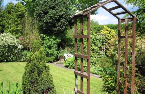 Aldbrough Casa | Charming Lilac Cottage, Aldbrough, East Yorkshire