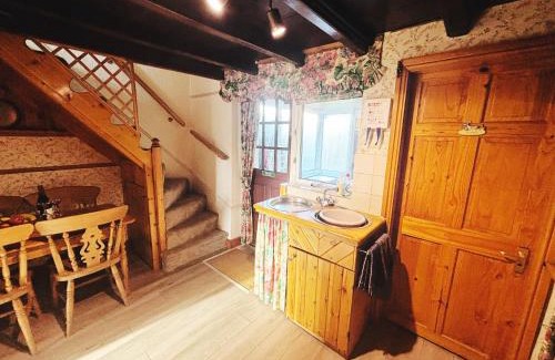 Aldbrough Casa | Charming Lilac Cottage, Aldbrough, East Yorkshire