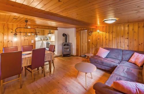 Burglauenen Chalet De Esquí | Charming Little Chalet for 6 People & Free Ski Lockers