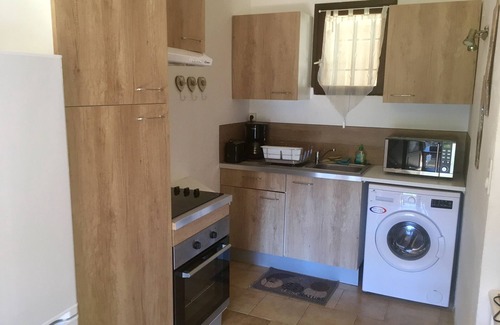 Belvedere-Campomoro Apartamento | Encantadora villa en planta baja con zona ajardinada