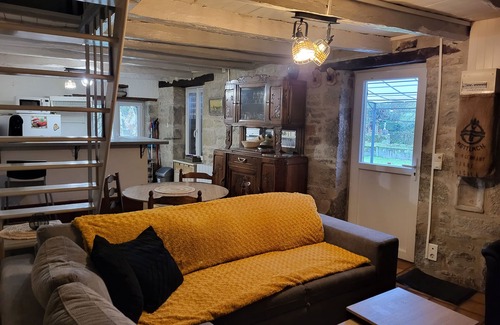 Gramat Casa | ENCANTO POCA CASA EN LOTE EN PIEDRA Y PERNO