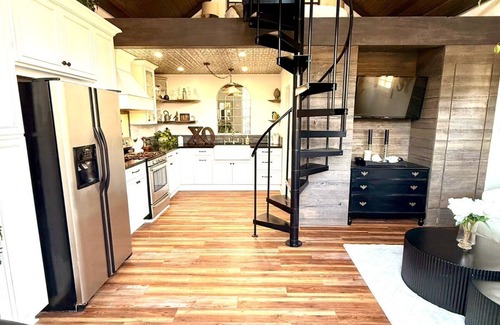 Los Alamos Apartamento | Charming Loft in tranquil Los Alamos with AC, WiFi