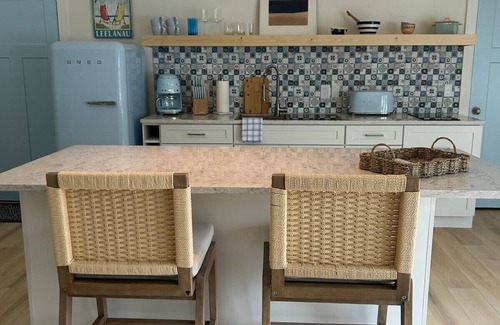 Lake Leelanau Apartamento | Charming loft style apartment located in the heart of Leelanau County