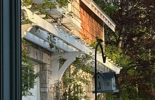 Lake Leelanau Apartamento | Charming loft style apartment located in the heart of Leelanau County