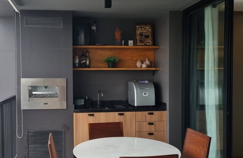 Piratininga Apartamento | Charming loft with barbecue on the balcony and sea view