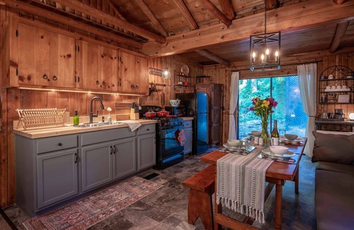Kabletown Cabina | Charming Log Cabin in a Mountain Lake Community