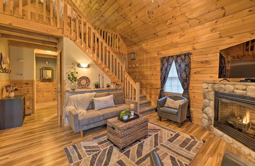Oceana County Cabina | Charming Log Cabin at Double JJ Ranch Resort!